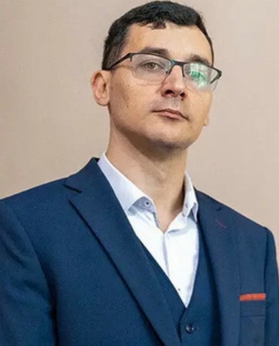 Maxim White