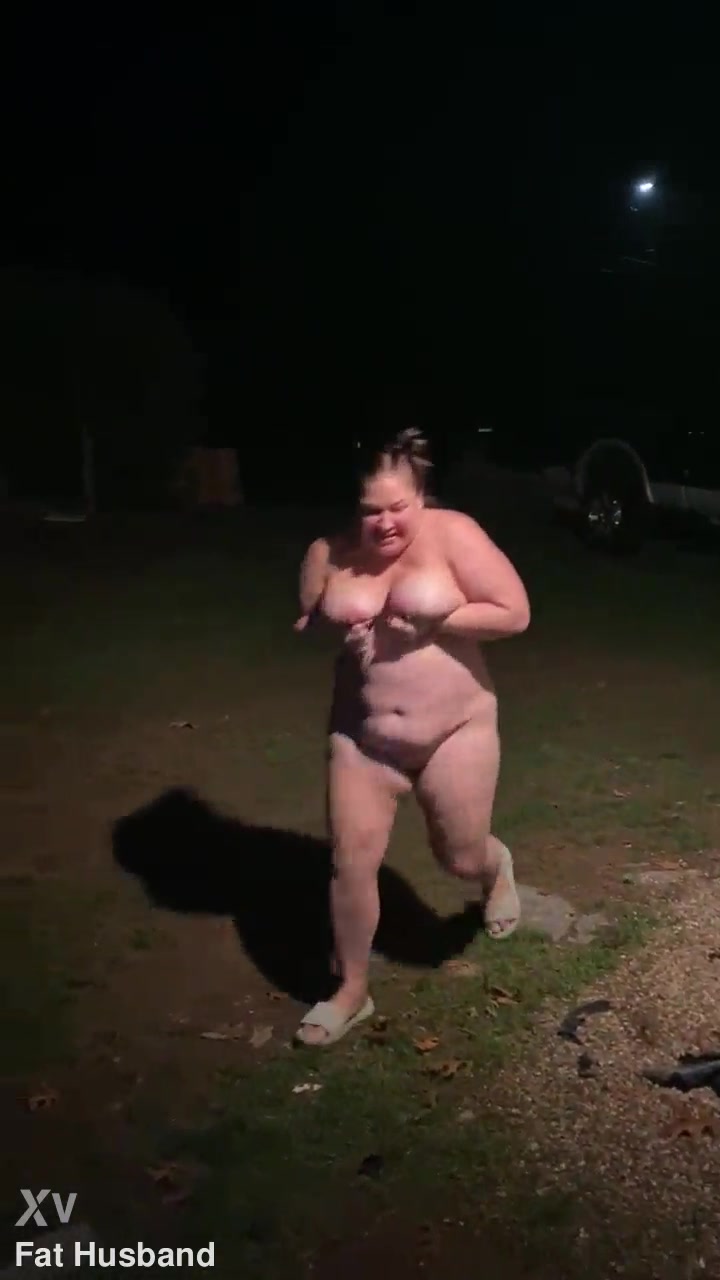 Naked BBW slut takes a HUGE piss in the back yard
