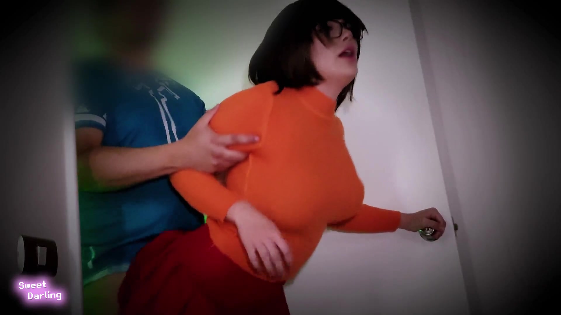 Velma Cosplay fucked hard at Halloween - SweetDarling