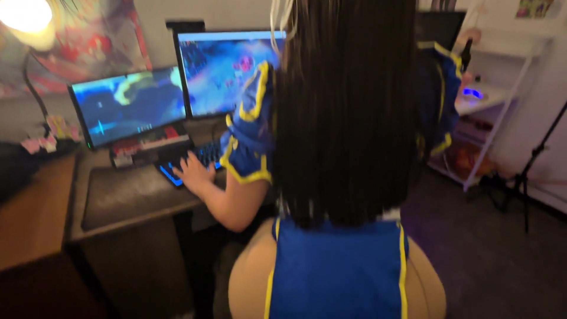 I met a cosplay girl and I invited her to my house