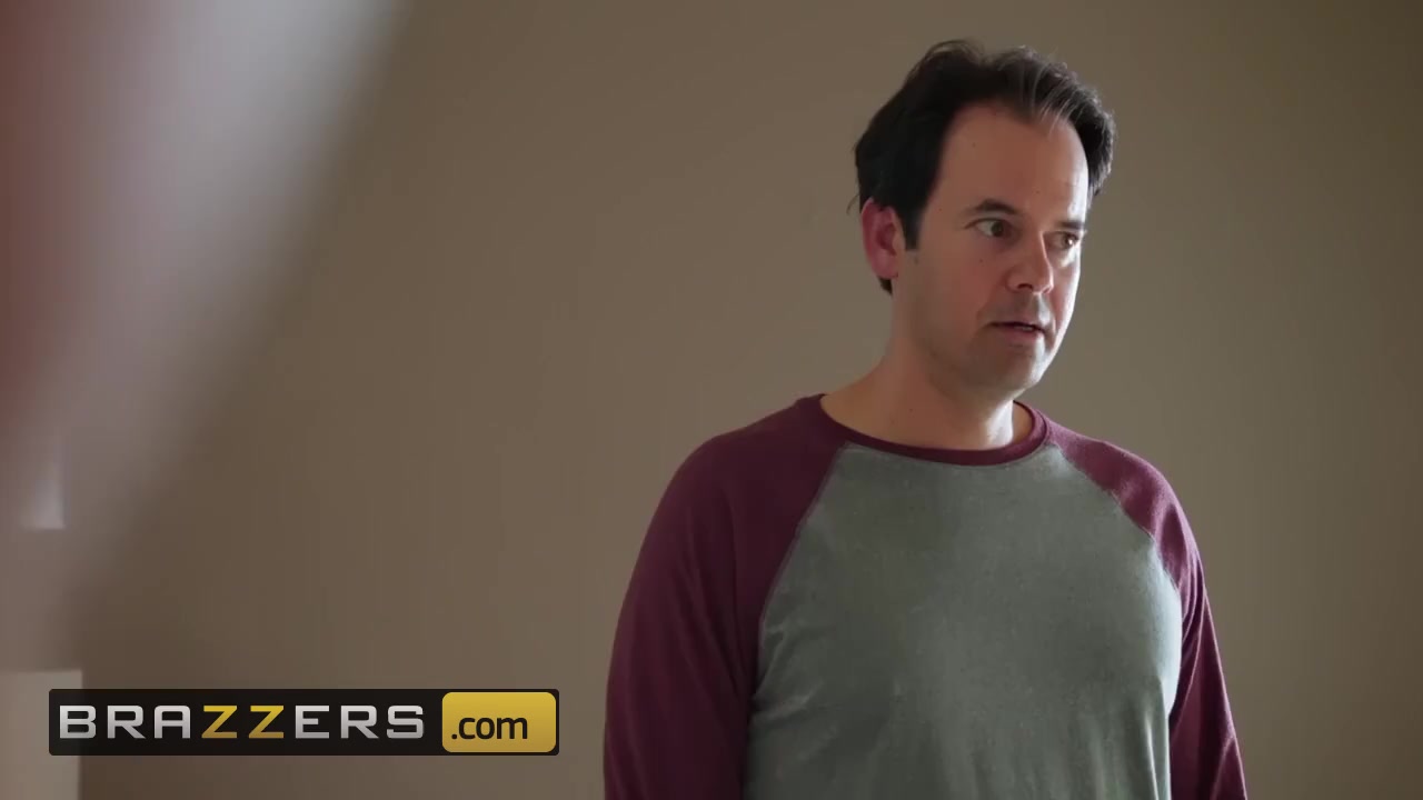 Brazzers - Dirty cheerleader Gia Derza gets fucked behind her dads back