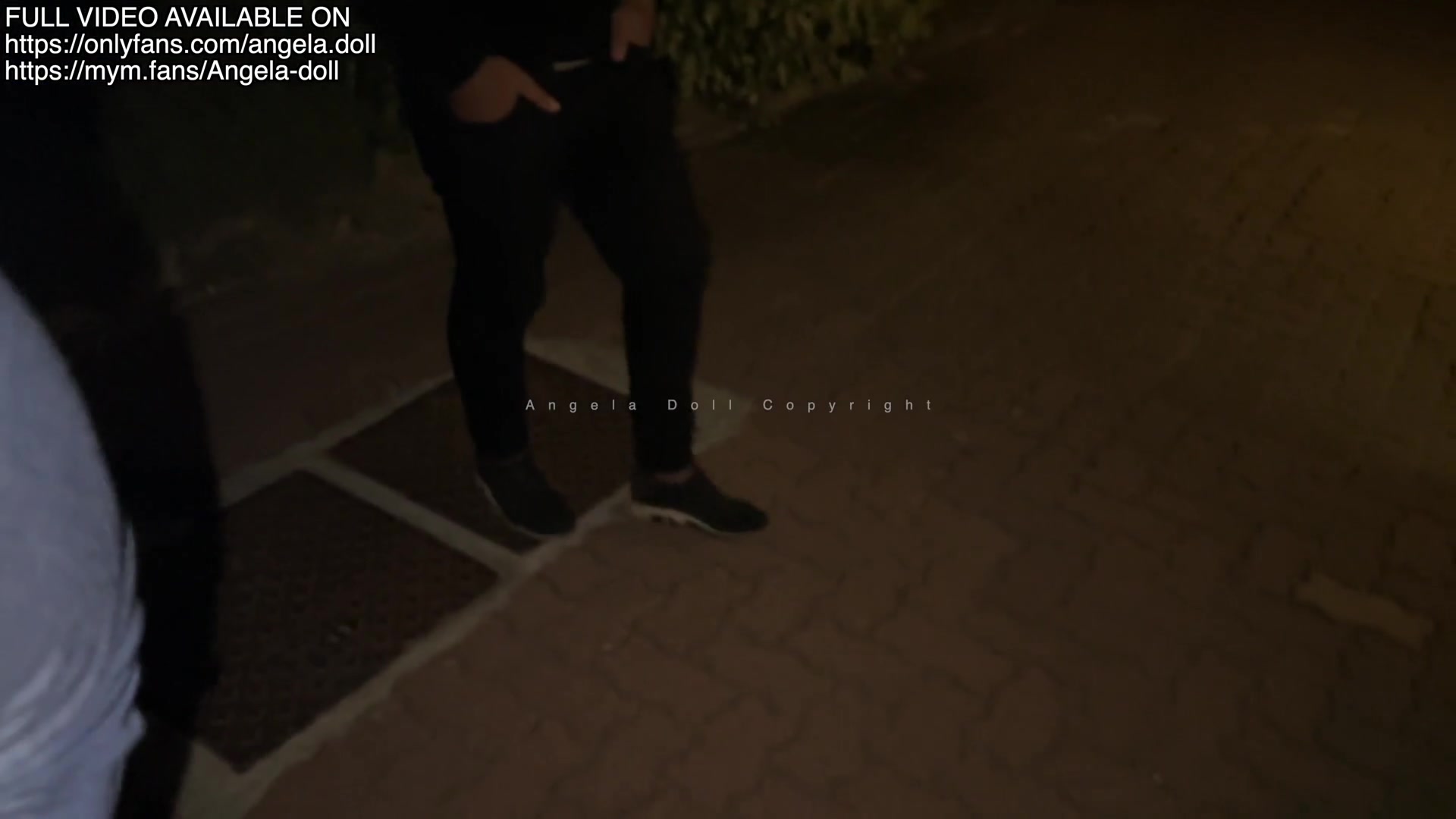 Angela Doll – GANG BANG and BUKKAKE in chain with 13 guys accosted in the street
