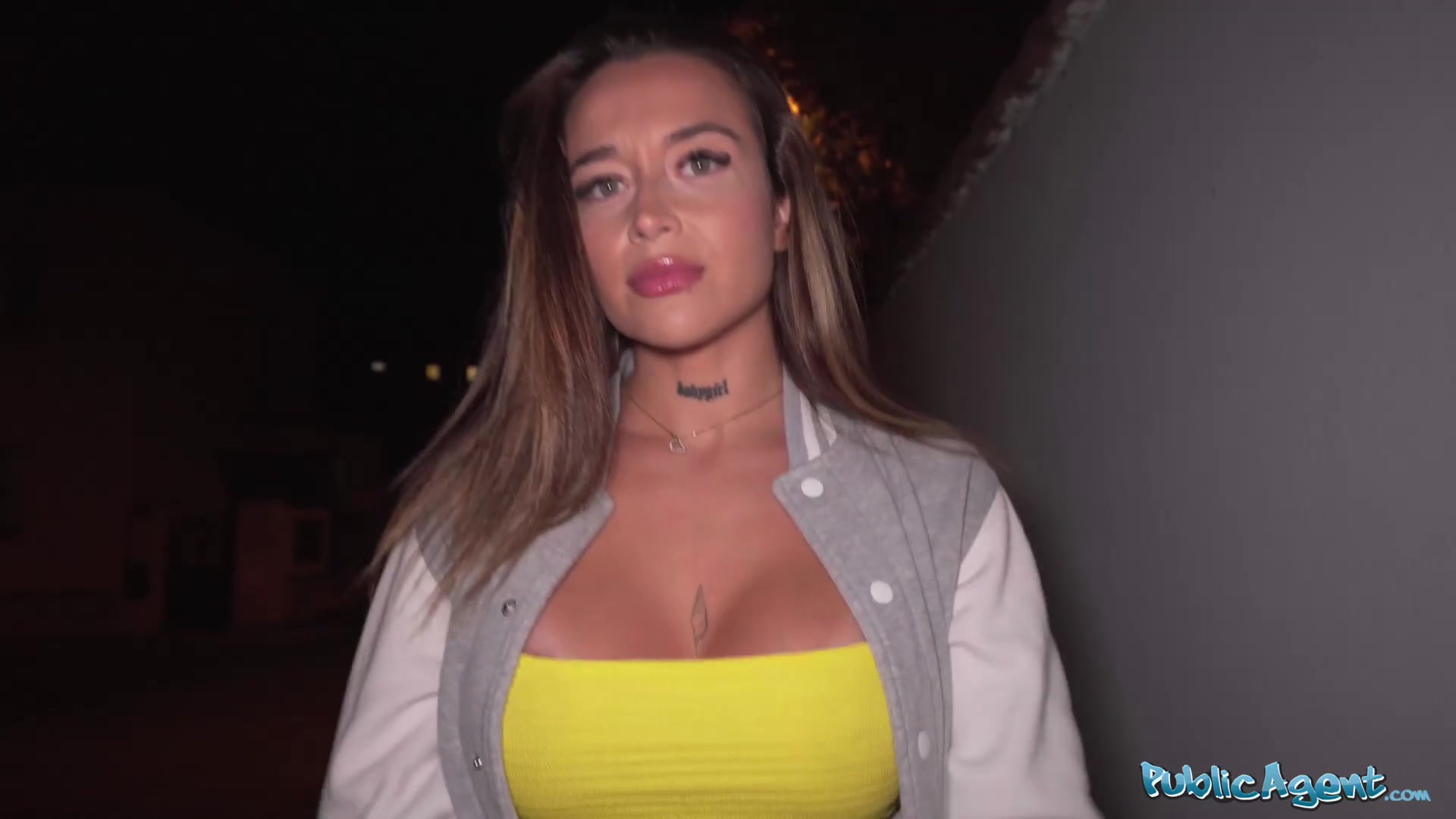 Public Agent Thick big ass Latina slides it on a big dick