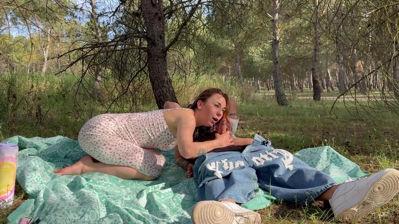 PUBLIC SEX: Stranger accidentally ejaculates on a woman's ass