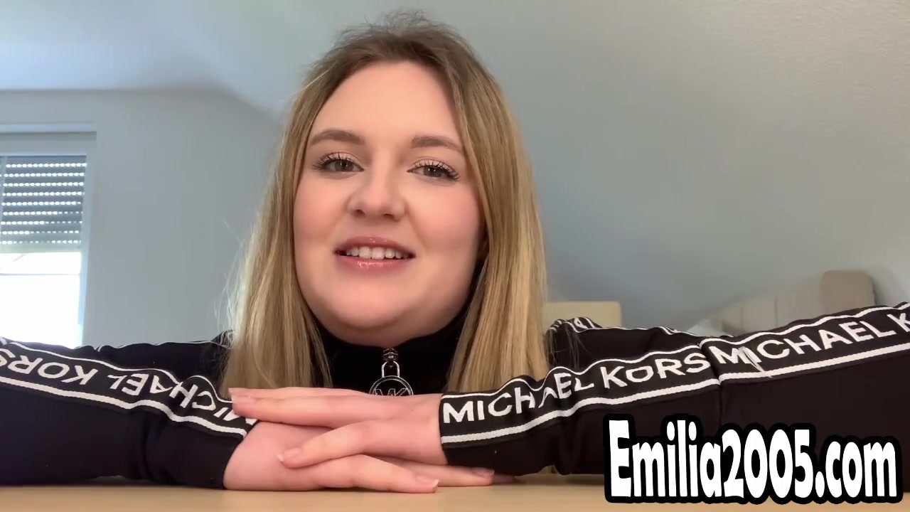 MY FIRST TIME NAKED!! 18 year old german teen girl